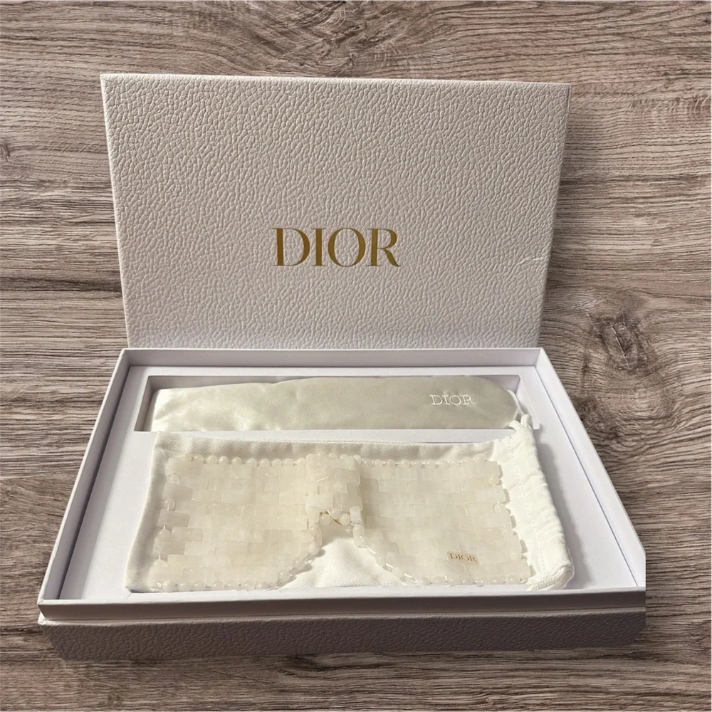 Dior White Quartz Deluxe Eye Mask Set Beauty - Picture 2 of 8